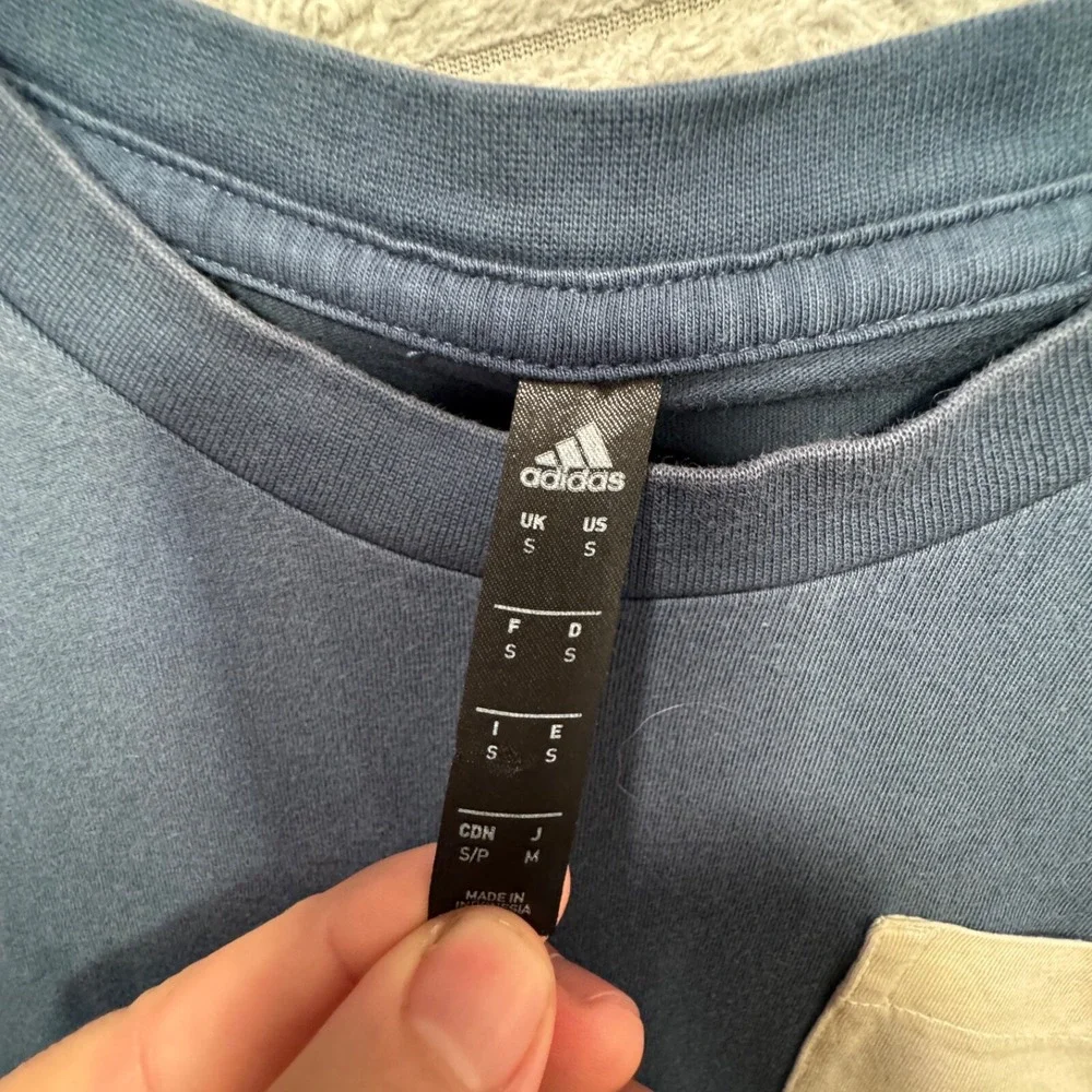 Adidas Shirt Mens Small‎ Blue Graphic Logo Pocket Tee Casual Logo Print